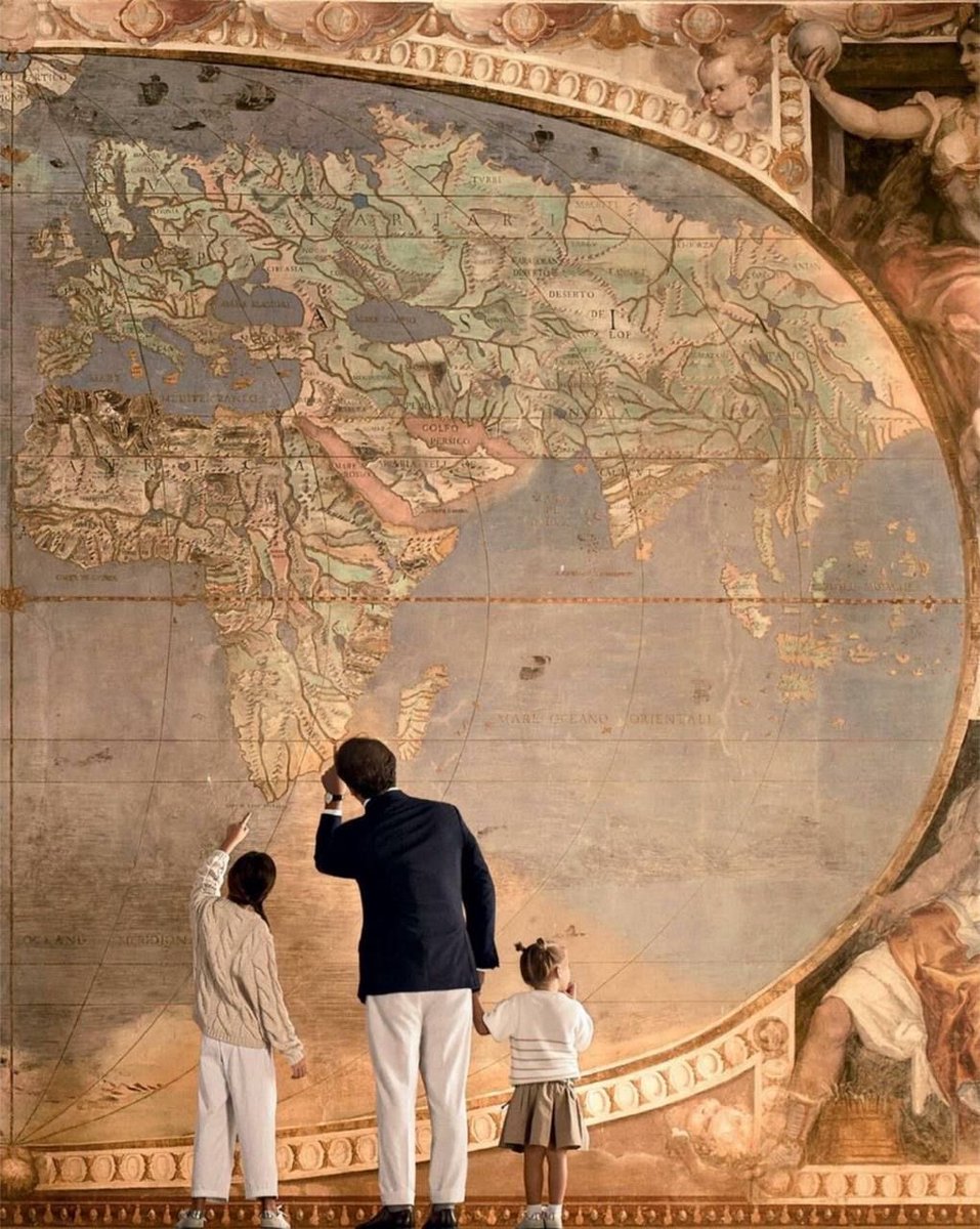 alecttrona's tweet image. Geography-obsessed husband