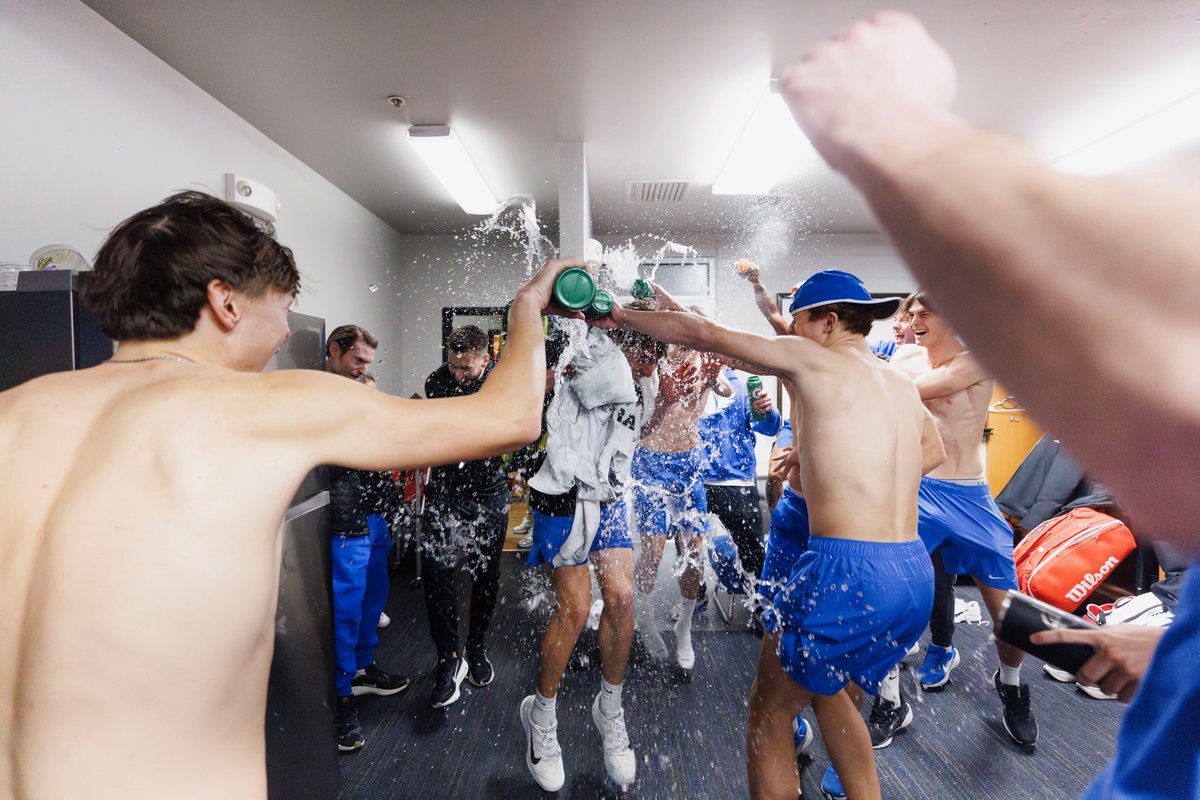 UKMensTennis's tweet photo. celebratory showers were in order 🚿 https://t.co/dWCL9aD7Rm