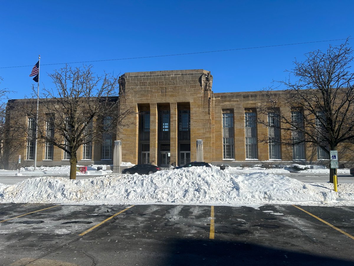 MarkWerling5's tweet image. Driving the National Road (U.S. 40) in Springfield, Ohio.  They have a nice looking post office.  #Highway #Travel