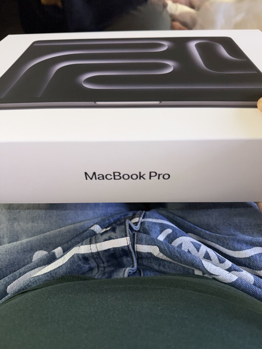 PineRoad_'s tweet photo. @bskdany Just got mine for $1349 https://t.co/OrPVI20xfp