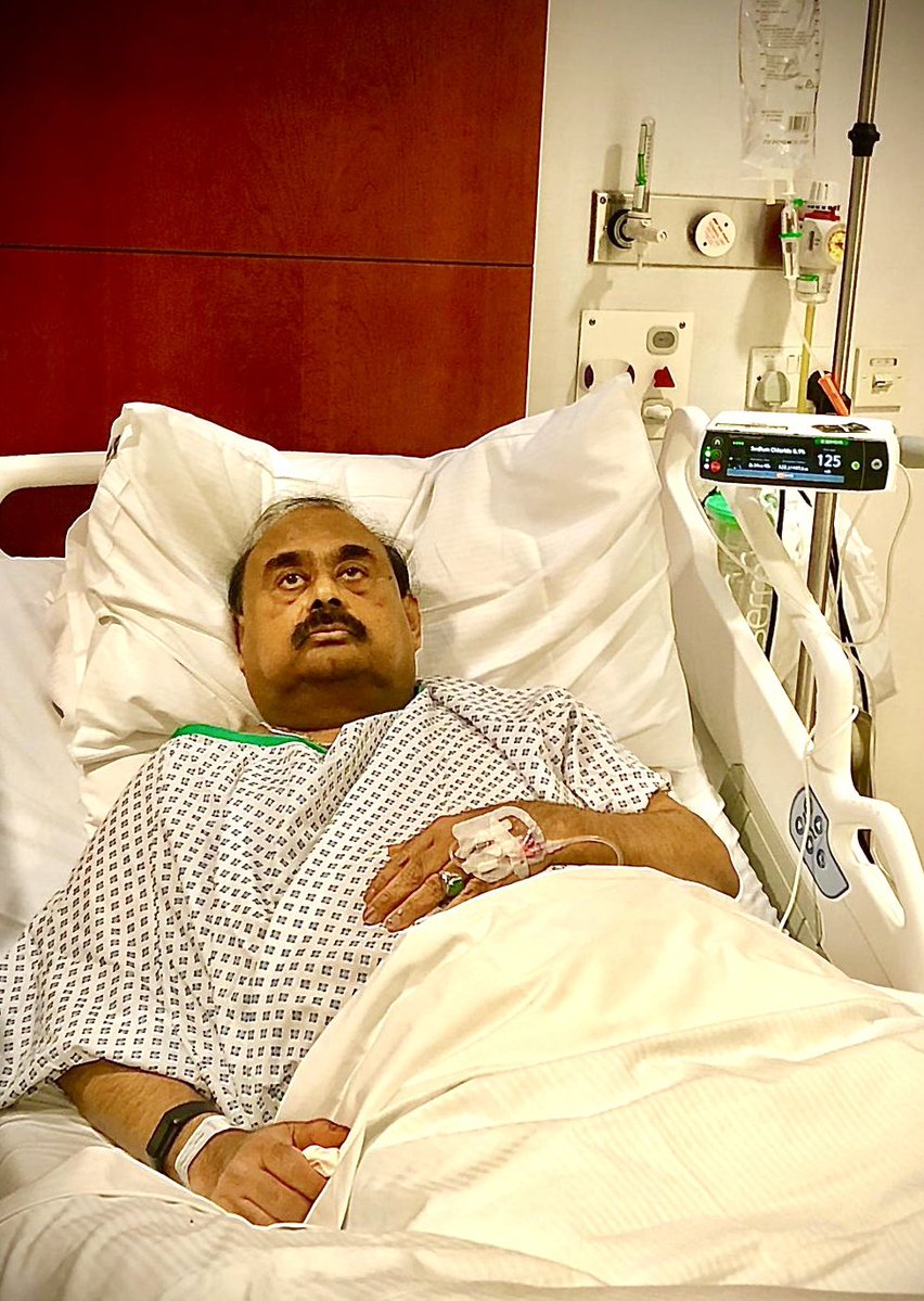 OfficialMQM's tweet image. ایم کیو ایم کے بانی وقائد جناب الطاف حسین کا اتوار کی شب ڈاکٹروں نے لندن کے اسپتال میں طبی معائنہ کیا، انہیں انجیکشن لگایا گیا اور جسم میں نقاہت کے پیش نظر ڈرپ چڑھائی گئی۔کل بروزپیر ڈاکٹروں کی ٹیم جناب الطاف حسین کا تفصیلی معائنہ کرے گی۔ 
#GetWellSoonAltafBhai 
جناب الطا ف حسین…