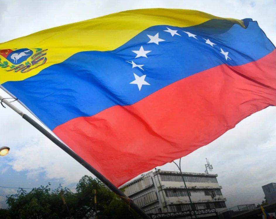 jwongh's tweet photo. Enorgullécete de ti mismo si estás en Venezuela, somos sobrevivientes. 
Vienen los mejores años del país, nos merecemos lo mejor. https://t.co/LH8wX0Y6NZ