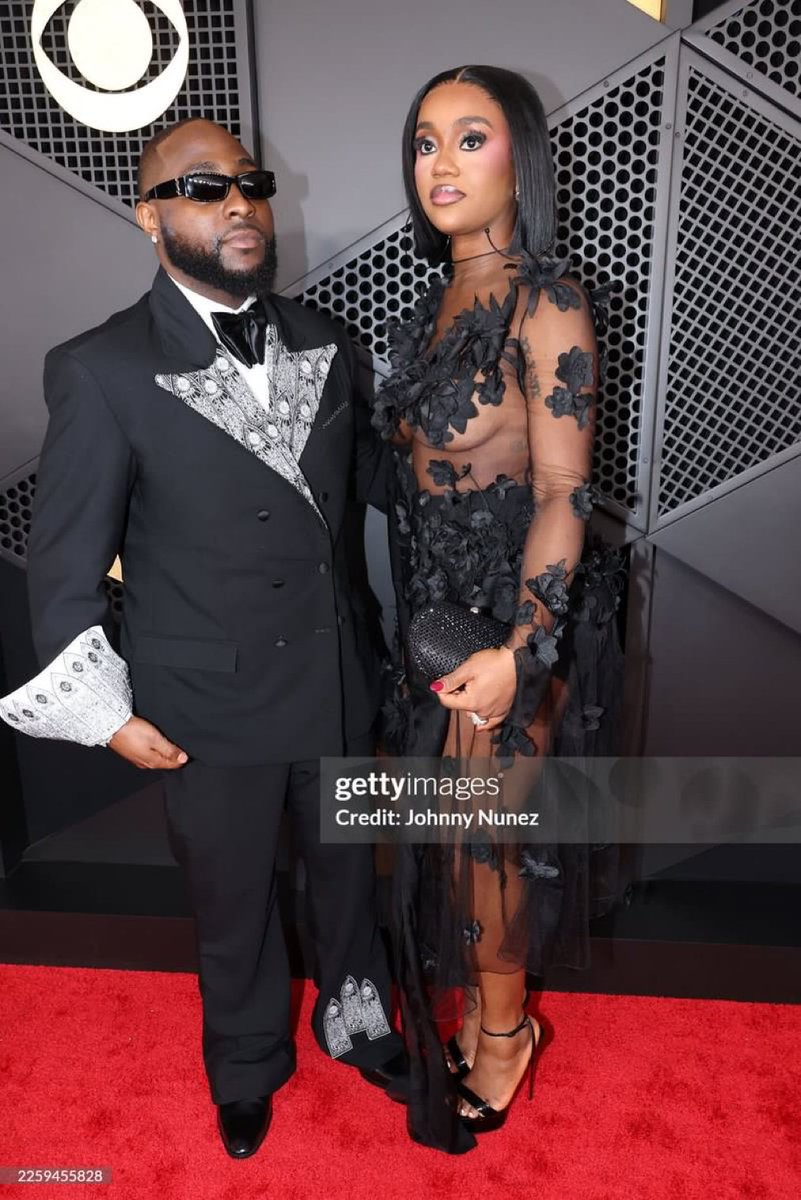 yabaleftonline's tweet image. Davido and his wife Chioma at the #Grammy red carpet.