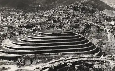 El Helicoide estuvo pensada como una estructura para diversos usos. La presidenta Delcy Rodríguez- <a href="/delcyrodriguezv/">Delcy Rodríguez</a>-debería orientarlo hacia un uso comercial, cultural, deportivo, etc. y, a tal efecto, convocar y entregar a constructores privados interesados en su desarrollo.