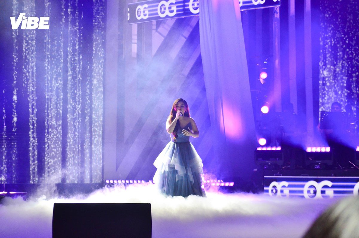 vibephtv's tweet photo. From “Kailan Kaya?” hanggang “Hindi Ko Kayang Iwan Ka,”
Ms. Sheryn Regis proved that some songs and feelings stay with us forever. 💜🎶

Watch the performance here: https://t.co/mYgoKBlsel https://t.co/z46ZkHgTq5