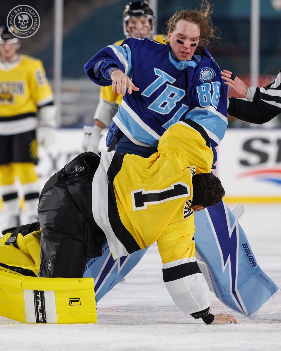 Andrew Weiss tweet media