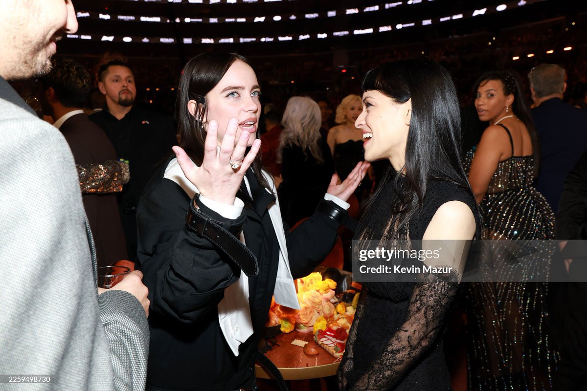 the marías live tweet media