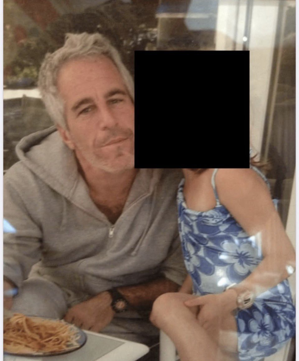 semmkhan21593's tweet image. Epstein फ़ाइलें सिर्फ़ दस्तावेज़ नहीं,
दुनिया की सबसे ताक़तवर सच्चाइयों का कबूलनामा हैं।
नाम आएँगे… इसलिए डर है।
#EpsteinFiles #सच #PowerGame