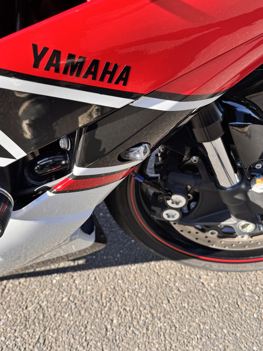 r613soym's tweet photo. ウインカーの穴ダサかったから埋め込みに交換 https://t.co/LDyhVJe7E4