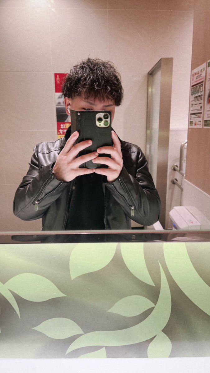 おはよう☀️
昨日パーマ当てた後にパチ屋！
10万円(*ﾟ∀ﾟ*)うひょー‼︎