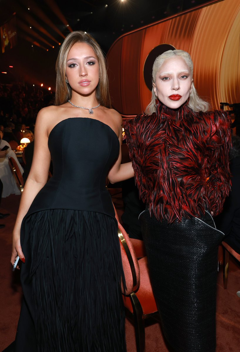ladygaganownet tweet picture