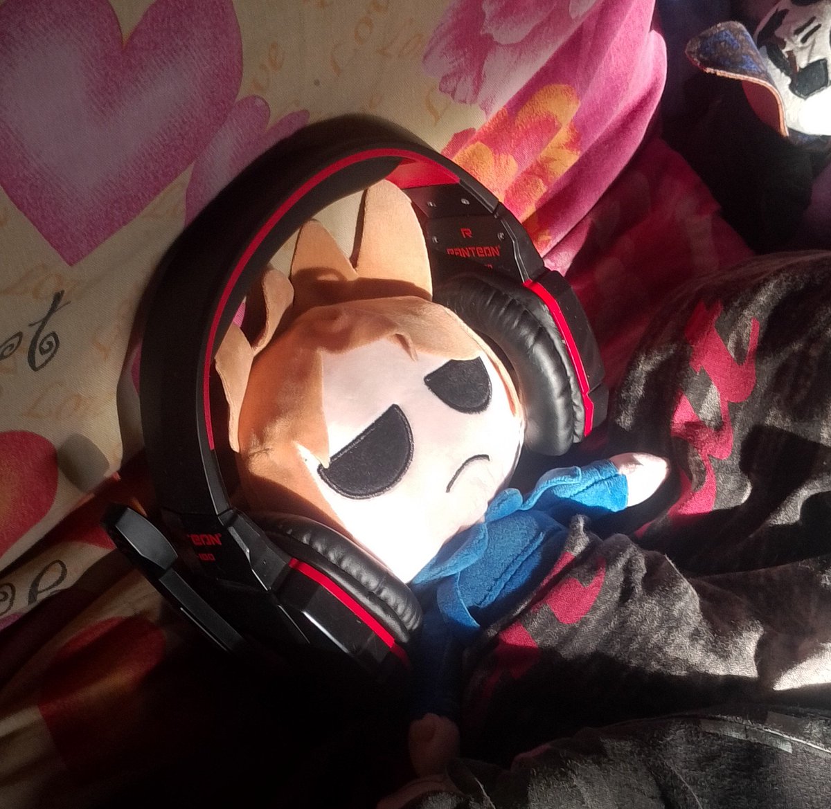 ⸙ mood:
_____________________ ______ __ _ 
#tamiriky #eddsworld #eddsworldtom