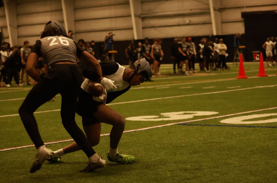 DMarshall13_'s tweet photo. Thank you for having me @Rivals Camp Series in Atlanta.
1v1 Stats: 6 reps...only 2 catches
Darrick Marshall #26
MiddleBurg High School 
Class: 2027
Pos: Safety 
@coachwolfe16
@TheUCReport 
@ChadSimmons_ 
@LawrenceBl83397 @LuisOjeda412 https://t.co/PrulX1ICtR