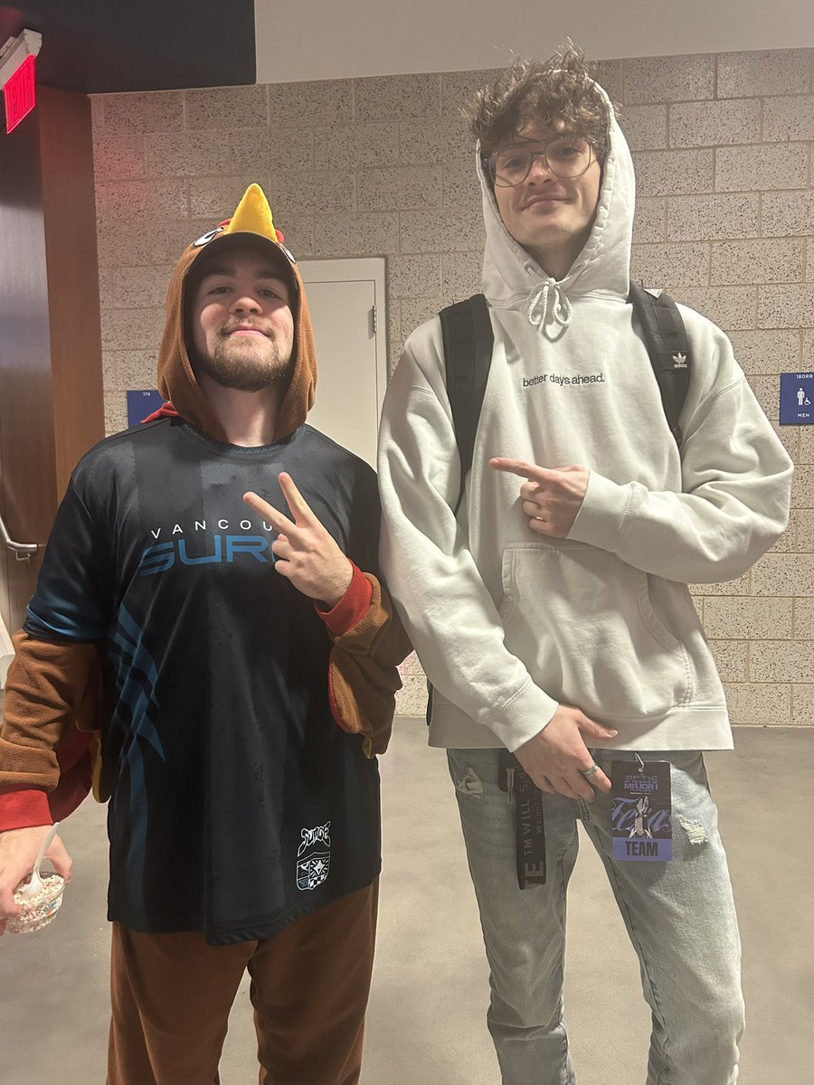 What a great Major 1, Shoutout the boys <a href="/CeelosFTW/">Ceelos</a> <a href="/FatFish2859/">Fortniteboixxx1</a>  <a href="/ItsCoopBTW/">Coop</a> <a href="/FoxxNebula/">Foxx</a> and the whole gang, my homies for life. 

Loved meeting my goats <a href="/DesignByKazbo/">Surge Kazbo</a> <a href="/not_jokr/">Surge Jokr</a> <a href="/AbeGotGame_/">Abe</a> <a href="/GwinnWRLD/">Isaiah</a> <a href="/TJHaLy/">Tj</a> <a href="/Swagchecked/">Swagchecked</a> and <a href="/nLunarz/">Noah</a>. Love the whole <a href="/SurgeVancouver/">Vancouver Surge</a> gang no