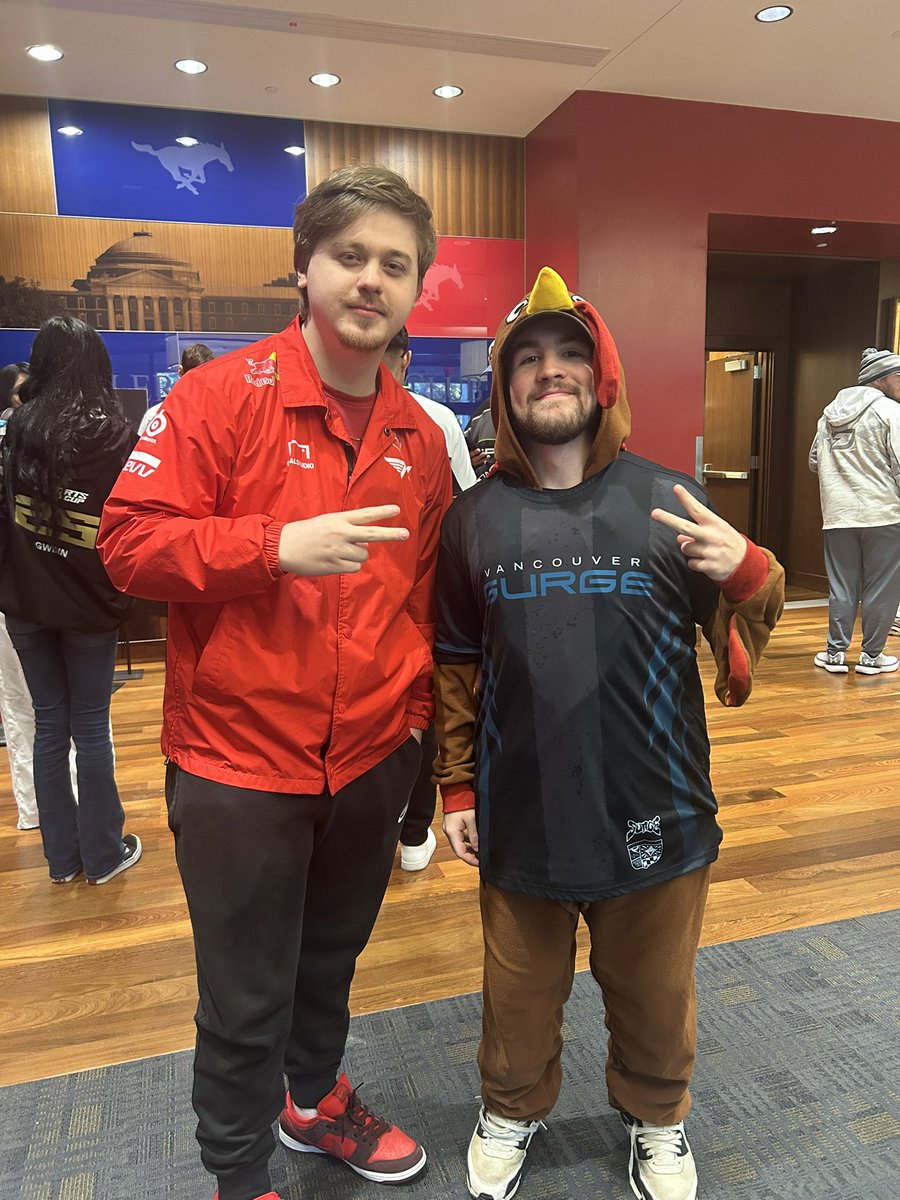 TheSurgeTurkey's tweet photo. What a great Major 1, Shoutout the boys @CeelosFTW @FatFish2859  @ItsCoopBTW @FoxxNebula and the whole gang, my homies for life. 

Loved meeting my goats @DesignByKazbo @not_jokr @AbeGotGame_ @GwinnWRLD @TJHaLy @Swagchecked and @nLunarz. Love the whole @SurgeVancouver gang no matter the results. ITS ALWAYS #DrownThemOut ! ! 

(also shoutout @MLGPuckett for the shoutouts on broadcast) 

Looking forward to Major 2. 
🦃 🦃