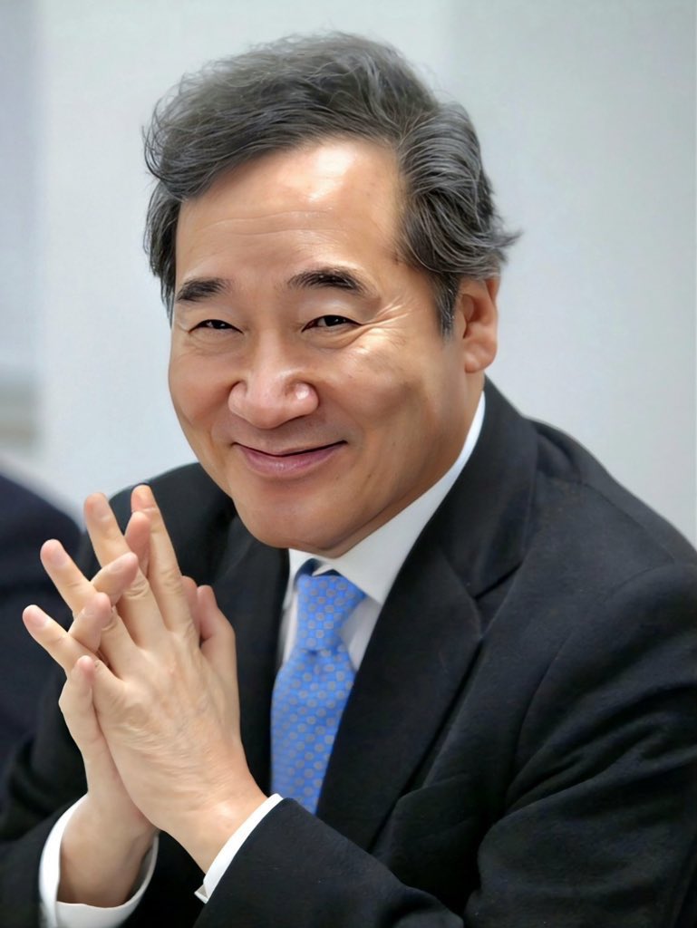 새미래민주당 
이낙연 상임고문님 생신을 축하드립니다🥳
힘든시기에 이낙연의 사유 통해서 
많은것을 배우고 위로받고 있습니다.
앞으로 이낙연고문님께서 해주실 일이 더 많이 있으실거라 믿고 기대가 큽니다.
항상 지금처럼 건강하시고 옳은말씀 많이 해주시길 바라겠습니다.