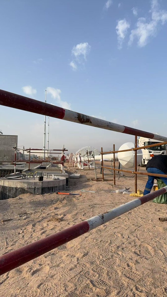 Chang448406's tweet photo. Iraq project update:
20m high mast lights manufactured at our own factory in China successfully installed &amp; commissioned.
Factory engineers supported on-site.
Next: ~1,000 solar street lights.
#HighMastLighting #ChinaFactory #Infrastructure https://t.co/9jMQtOuCg5