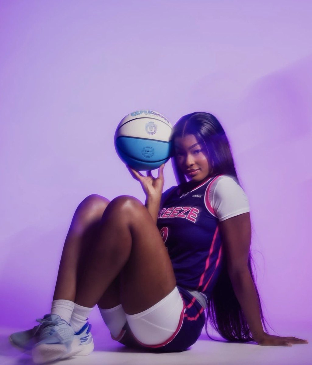 I talk hoops 🏀 tweet media