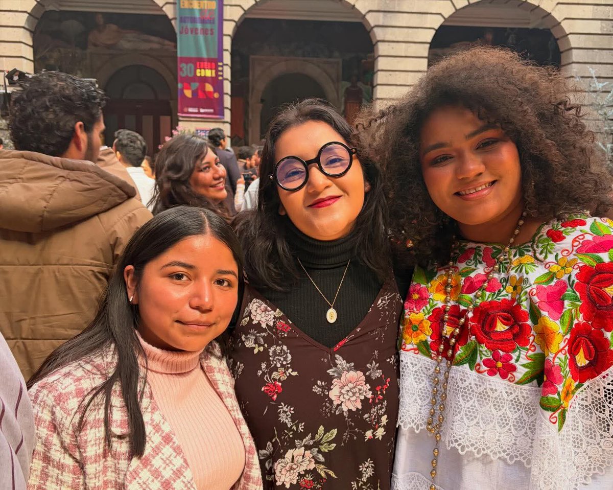 TeresaGalindo_'s tweet photo. El pasado viernes tuve el gusto de participar en el Encuentro de Autoridades Jóvenes 2026.
¡Muchas gracias a @AbrahamCarro Director del @imjuvemx, por organizar este espacio para compartir ideas y sumar esfuerzos!
#Juventudes #EncuentroDeAutoridadesJóvenes #IMJUVE #CONSEPP #Hgo https://t.co/HVPcAF5sEe