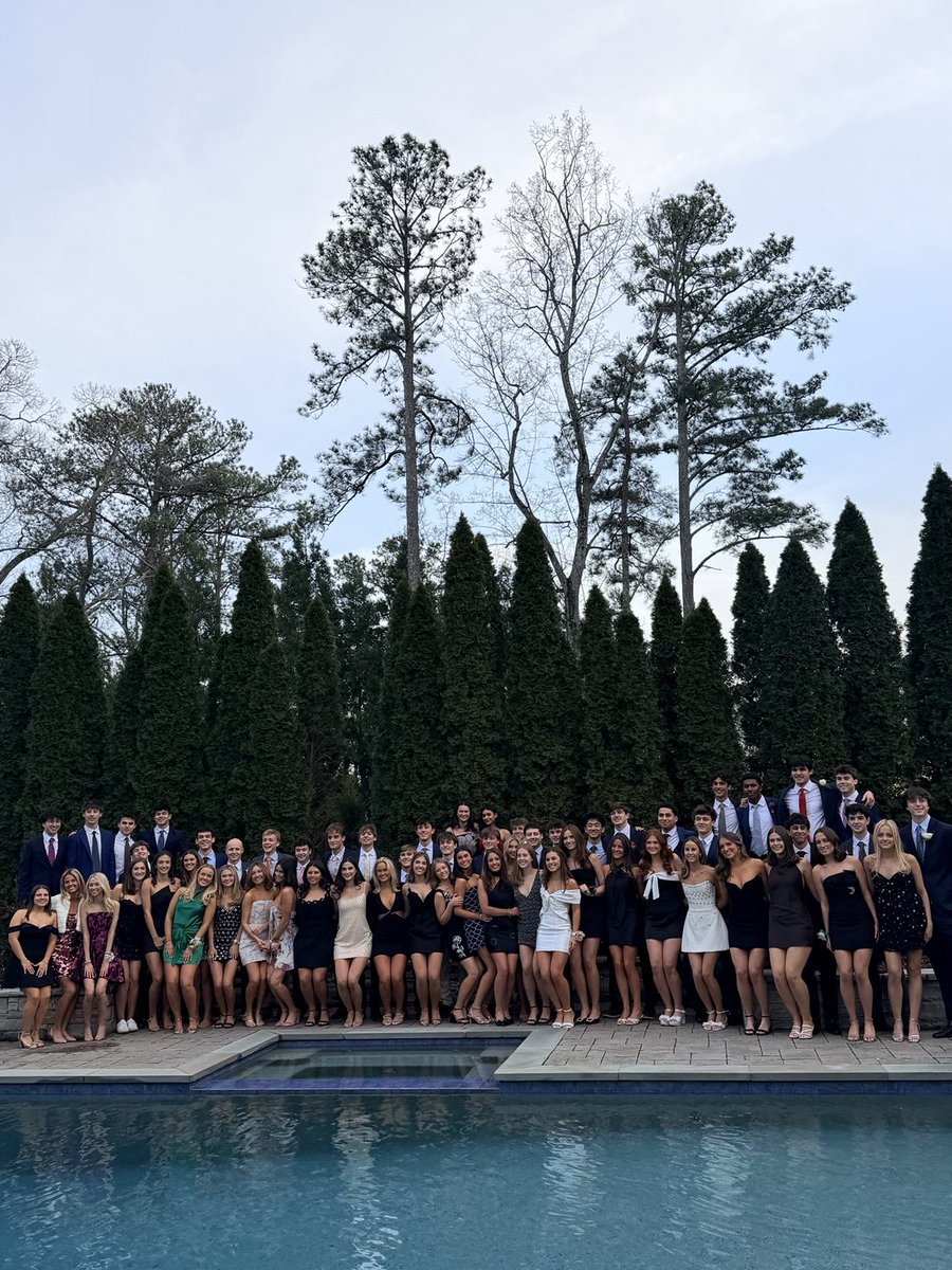 julie saxon tweet media