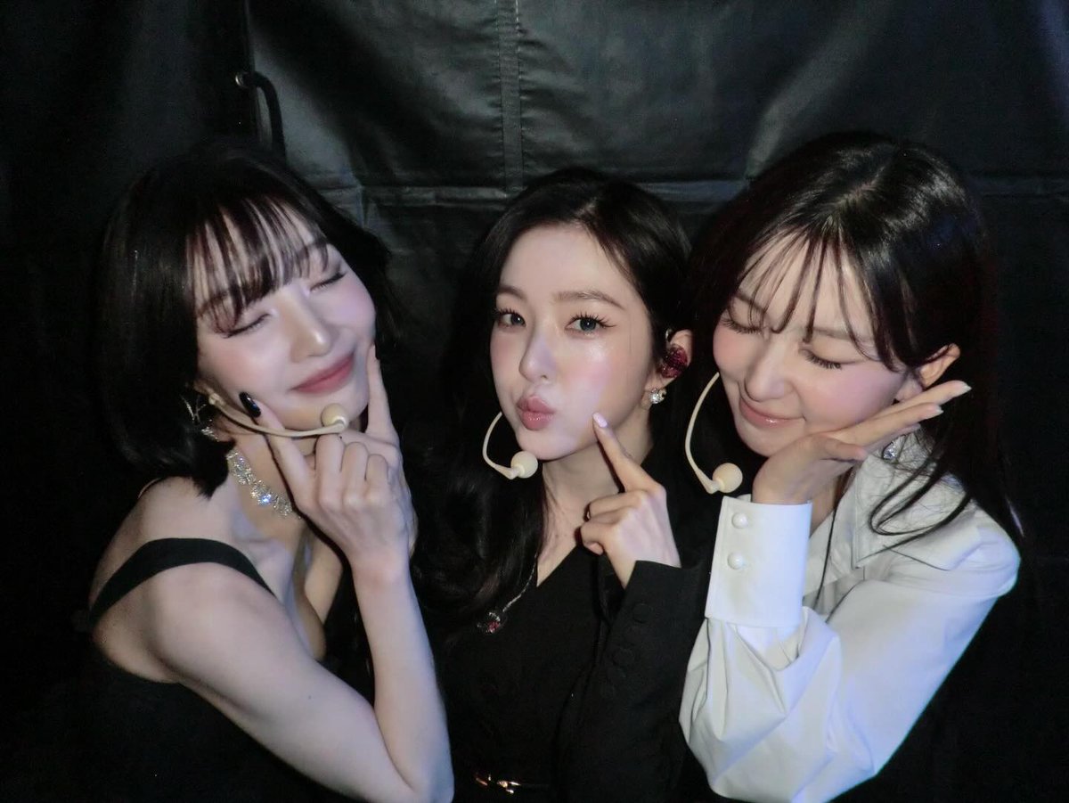 조이 인스타그램 속 레벨이들 💚🩷💛

#슬기 #SEULGI <a href="/RVsmtown/">Red Velvet</a> 
#조이 #아이린