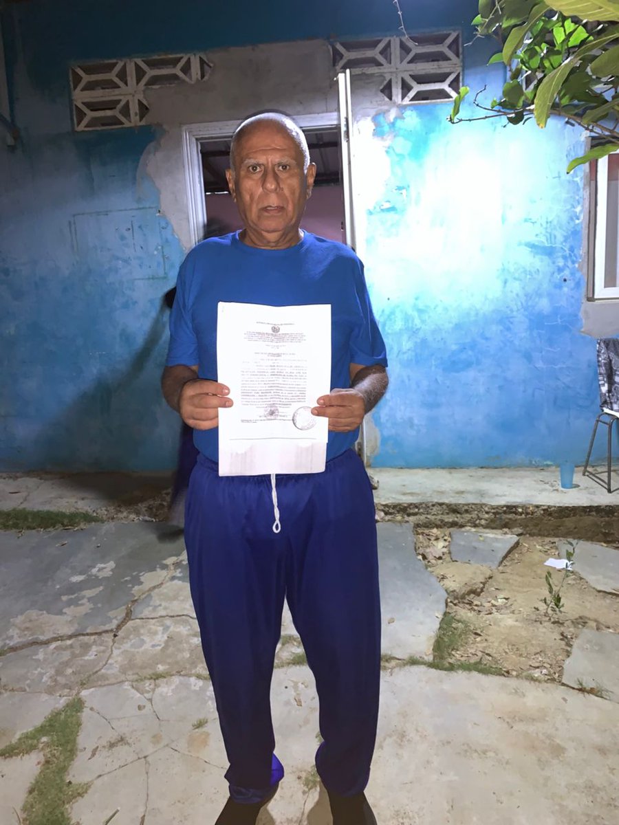 #1Feb 11:00pm  Excarcelado el preso político y dirigente sindical del estado #Lara, Franklin Rivero.