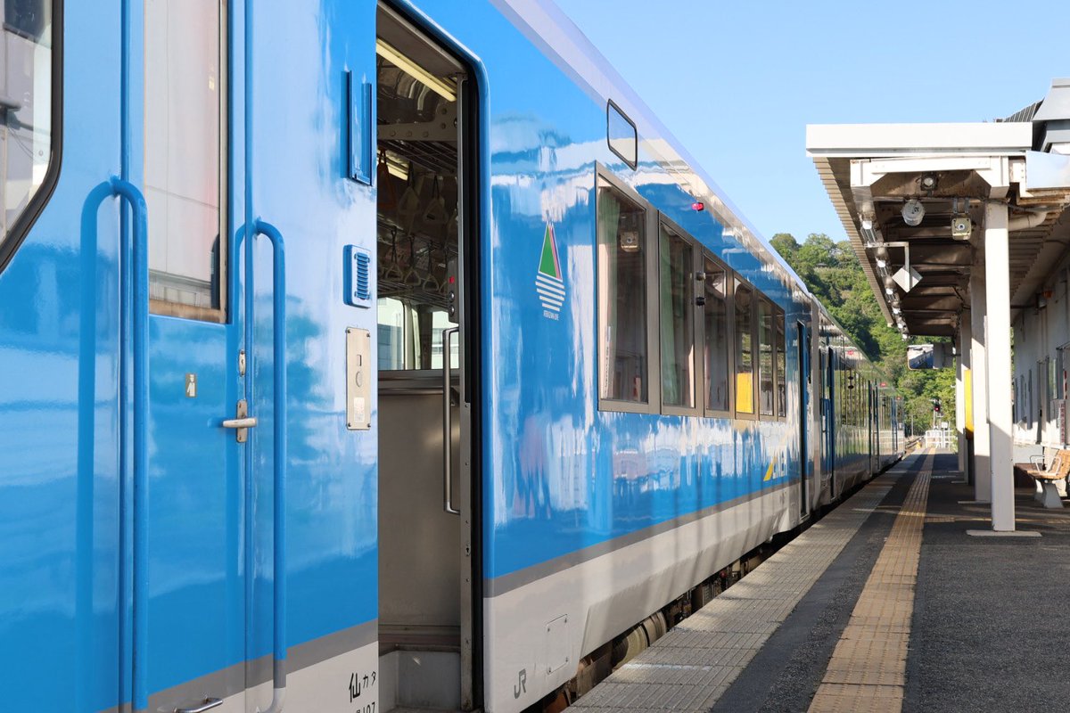 イソミ tweet media