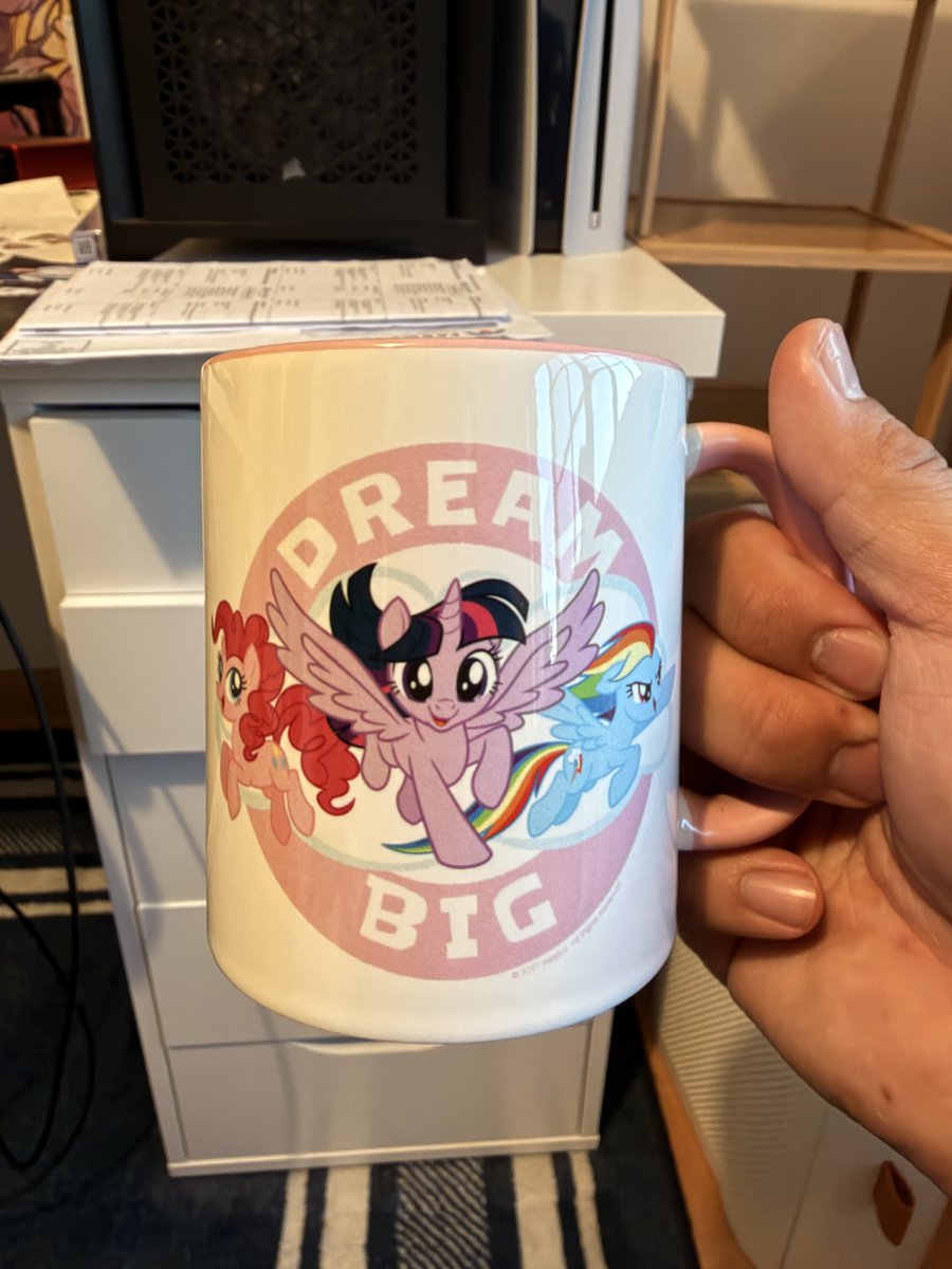 AviatorKirin's tweet photo. Early birthday presents from my friends! https://t.co/AxZij9EFOP