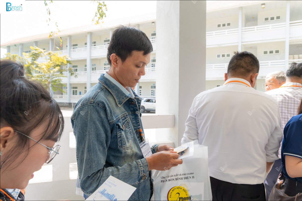 BioFix_Fresh's tweet photo. SHAPING THE FUTURE OF SUSTAINABLE AGRICULTURE AT CAN THO UNIVERSITY 🌾☀️

BioFix Fresh participated in the symposium: "Benefits of Innovative Rice Production Models (No-Till Farming) Integrated with Solar Power Systems on Paddy Fields".
#BioFixFresh #MicrobialSolution https://t.co/4W5b30RJNd