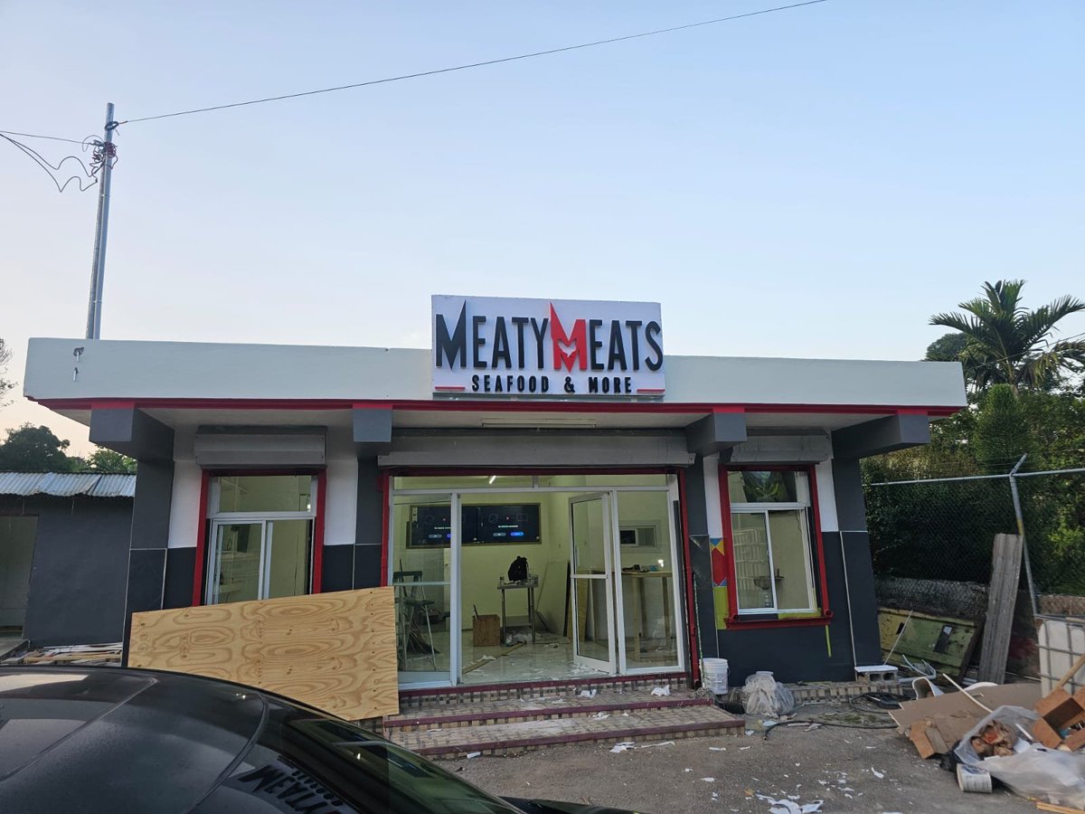 LCSignOfficial's tweet image. 💫Delivered to Canada

🔨Production: 10-15 days｜🚚Delivery: 5-7 days

⬇️Get pricing and more details
📞WA: wa.link/cfjrkm｜📧 tony7@lcsign.com

🤝Business Inquiry: bit.ly/3LHUKlL

#lcsign #ledletter #neonsign #lightbox #businesssign #business #storesign