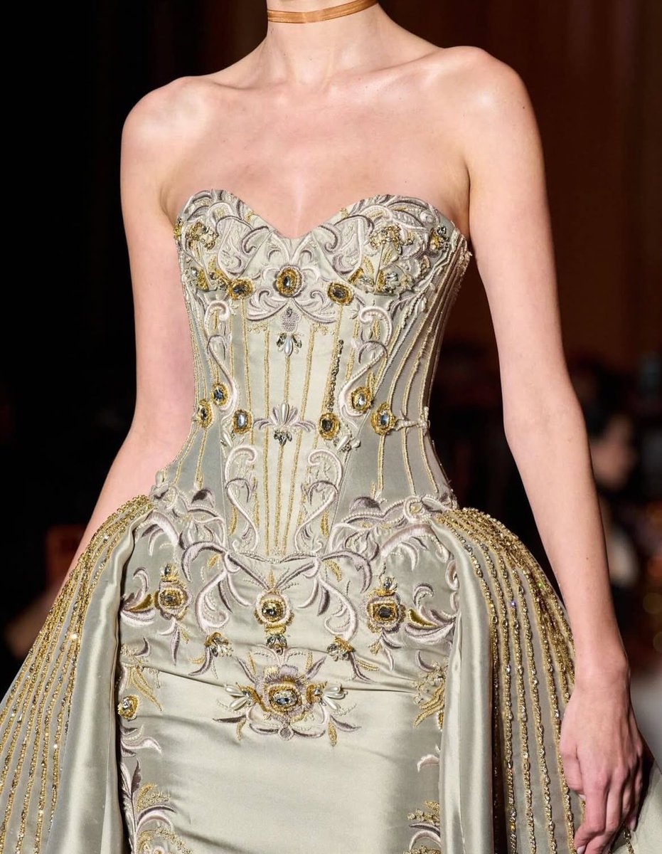 badestoutfit's tweet photo. zuhair murad ss26 details https://t.co/w8DL2QpZPq