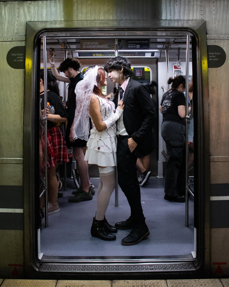 🖤 Extensión horaria en la Línea H tras el recital de My Chemical Romance.

#Subte #BuenosAires #MyChemicalRomance #MCR