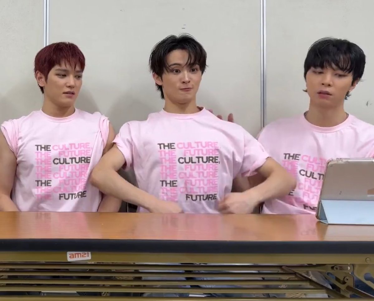 remermarkram's tweet image. : คอยดูเถอะ! สักวัน ไอจะโตเป้นหนุ่มเท่ๆแบบพวกยู จะบึกๆแบบนี้ๆเลยด้วย ฮึ้บ

: เออๆ รู้แล้วๆ