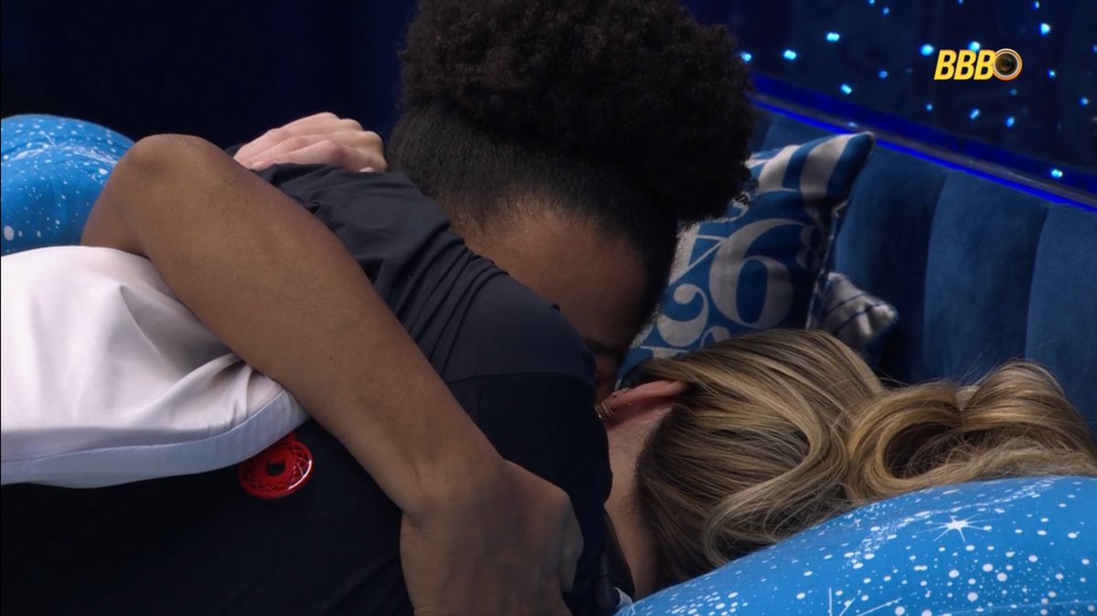 eusarahbento's tweet photo. que cena linda essa da ana paula com a milena
o vt da amizade delas vai ser lindo lindo
#BBB26 https://t.co/eYdsipIL1Q
