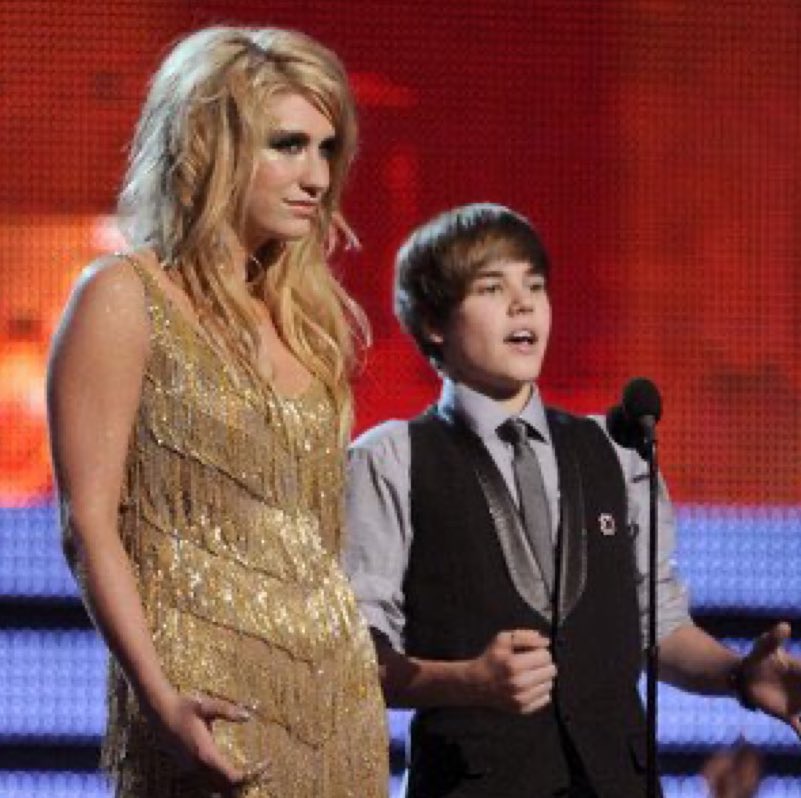 _filipetv_'s tweet photo. Kesha e Justin Bieber

Grammy de 2010 / Grammy de 2026

 #GRAMMYs #GRAMMY #GRAMMYs2026 #GrammysTNT https://t.co/CTBhBp83jz