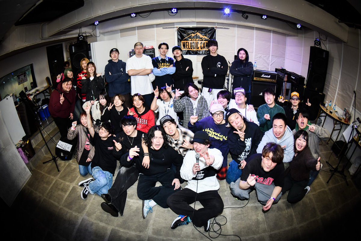 【🙏🙏🙏】
MELODIC CAMP REVENGE'25
スーパーありがとうございました！！！！

1.I'm Back
2.My Life
3.Awakening
4.Everything is alright
5.Star tail
6.Look up the rainbow
7.Colors
8.Answer
En.Raise one's shout!!

📷by <a href="/photomo426/">とも@姿麗人カメラ部</a>