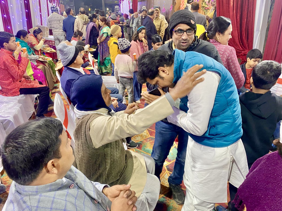 मुजफ्फरपुर शहर के गन्नीपुर में कुढ़नी विधानसभा क्षेत्र के रतनौली निवासी श्री विनोद कुमार जी के सुपुत्र भाई प्रियम जी IFS के वर वधू स्वागत समारोह में पहुँच कर बधाई एव शुभकामनाएँ दिया।
