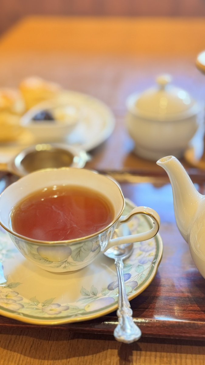 本日も静かにオープンしました🫖

残り営業日 41日
（木金おやすみ、現在の店舗閉店3月31日まで）
今日もそっと、心を込めて紅茶を淹れています🫖🌸✨

ご来店お待ちしております✨