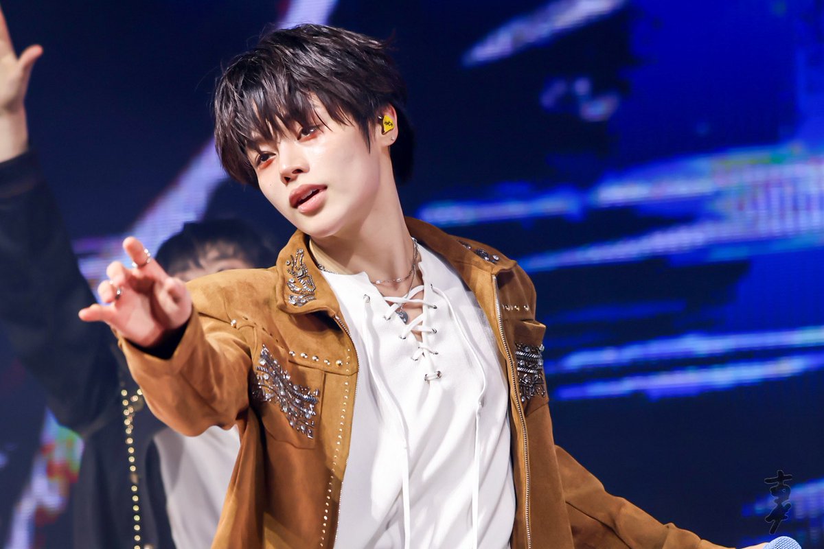 hs_glasses's tweet photo. 260201 As I am TOKYO

 #템페스트 #한빈  #HANBIN #TEMPEST https://t.co/gMEy5dcSBt