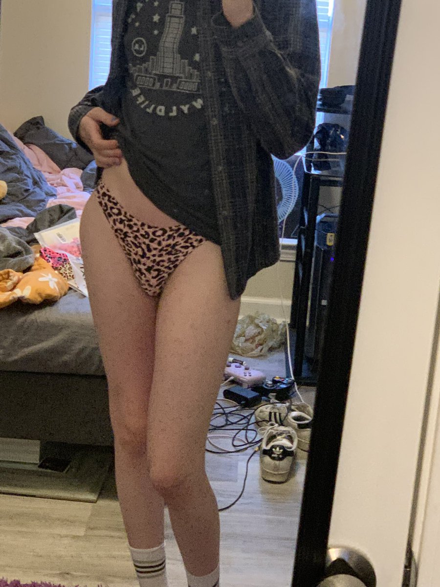 "i have a personality disorder" boooom 100 million likes who gives a fuck this shit is so boring