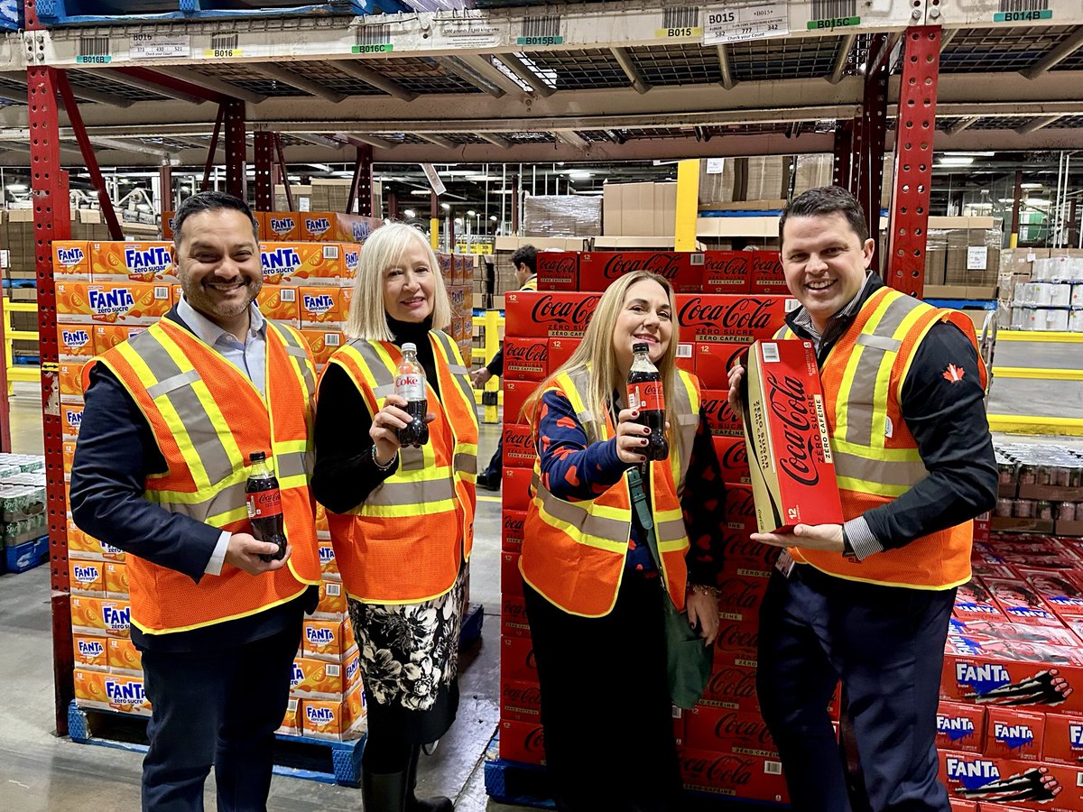 shuvmajumdar's tweet photo. Admittedly, I’m a bit of a Coca-Cola enthusiast. A state-of-the-art Coca-Cola facility for bottling production supplying all Western Canada is pretty cool. 

Great meeting the proud workers and touring their facility. https://t.co/krN0Tkno1T