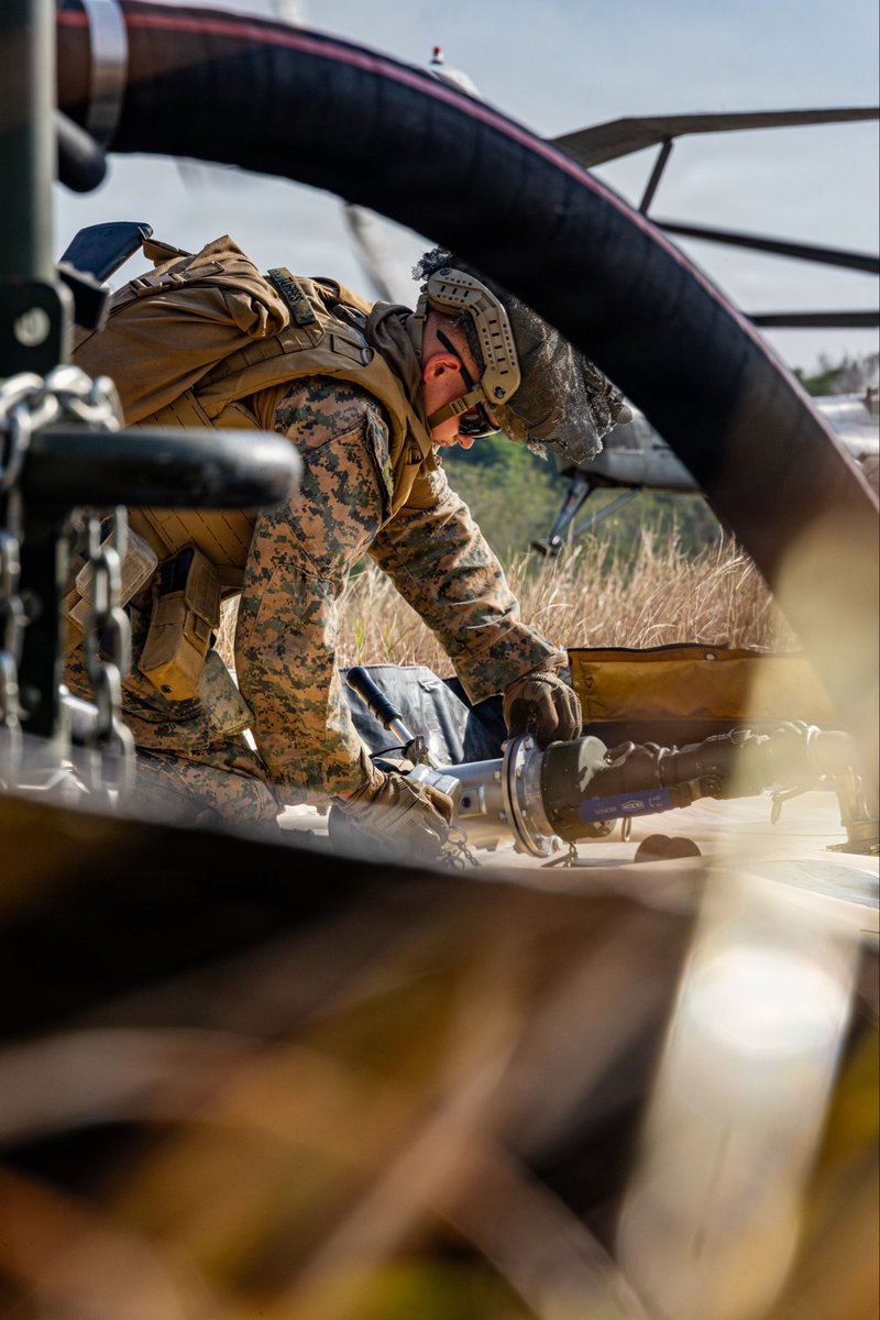 31stMeu's tweet photo. 📍 Camp Hansen, Okinawa, Japan
(Jan. 7, 2026)

31st MEU Marines conduct a forward arming and refueling point exercise.

@USMC  📸 by Cpl. Rebeka Falcon

@IIIMEF @PacificMarines @INDOPACOM https://t.co/Aqnm1hVF2w