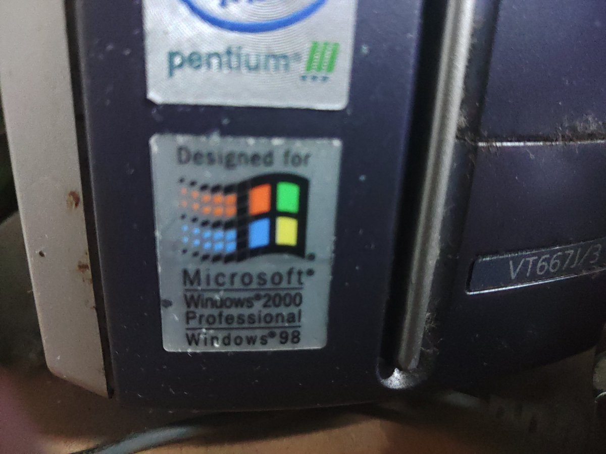 bogeycolonel's tweet photo. 2000年に発売されてたディスクトップPC、インターネットは接続してないが家計簿ソフトを使い続けてためずっと使用してましたがつい先日壊れました。慌ててタブレットにて無料アプリ4つくらい試してやっと自分に合う1つのアブリにしぼりました。 https://t.co/OgHy2K3nVS