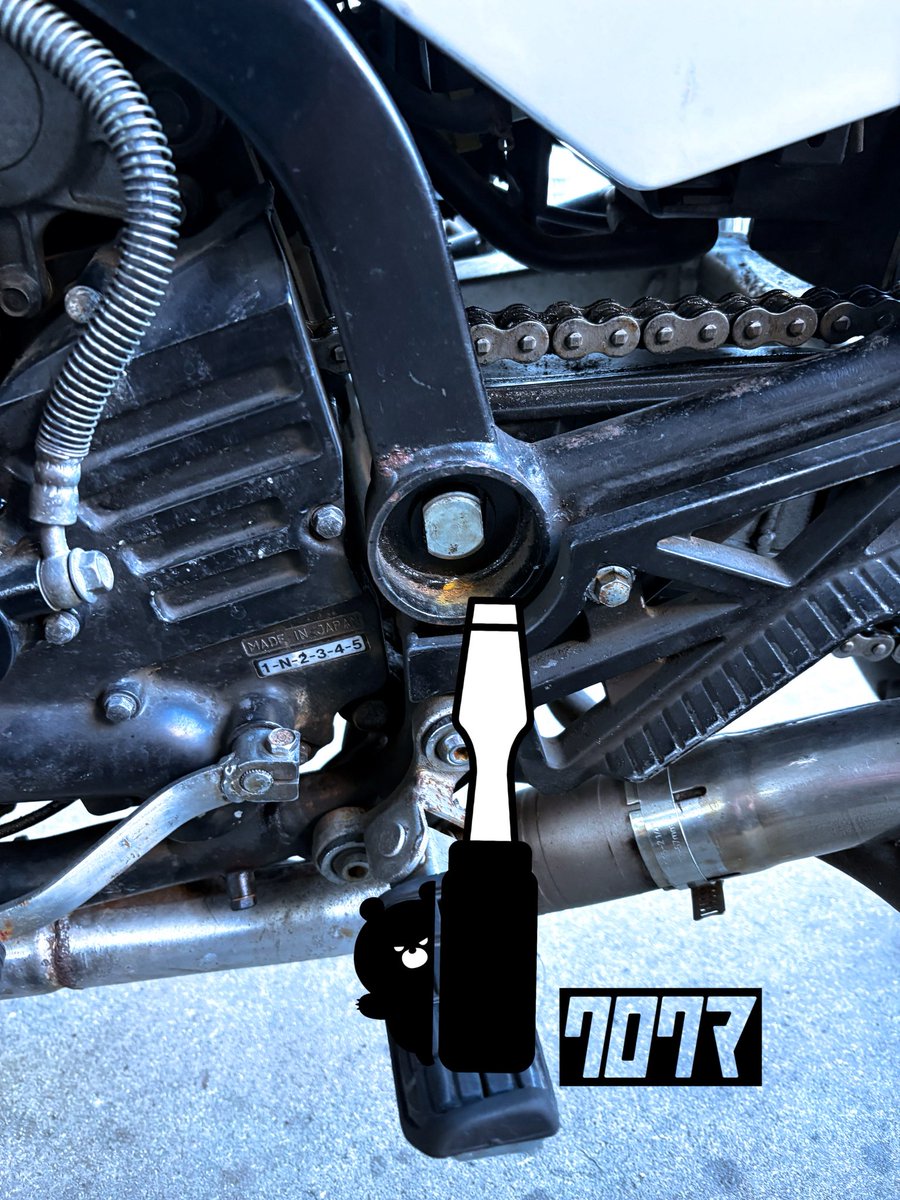 ピボットシャフトのカバーが旅立っていった…w #FZX750 #太足 #fazer