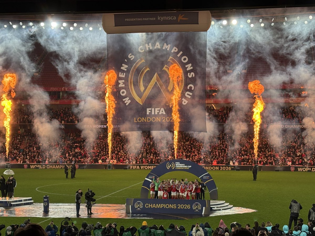 Gracias <a href="/ArsenalWFC/">Arsenal Women</a> por hacernos sentir orgullosos de este escudo🫡🔴
🇨🇴La Colombia Gunner siempre al pie del cañón. Durante muchos años hemos estado ahí apoyando y acompañando. 

We are the champions of the world, my friend🙌

L14M