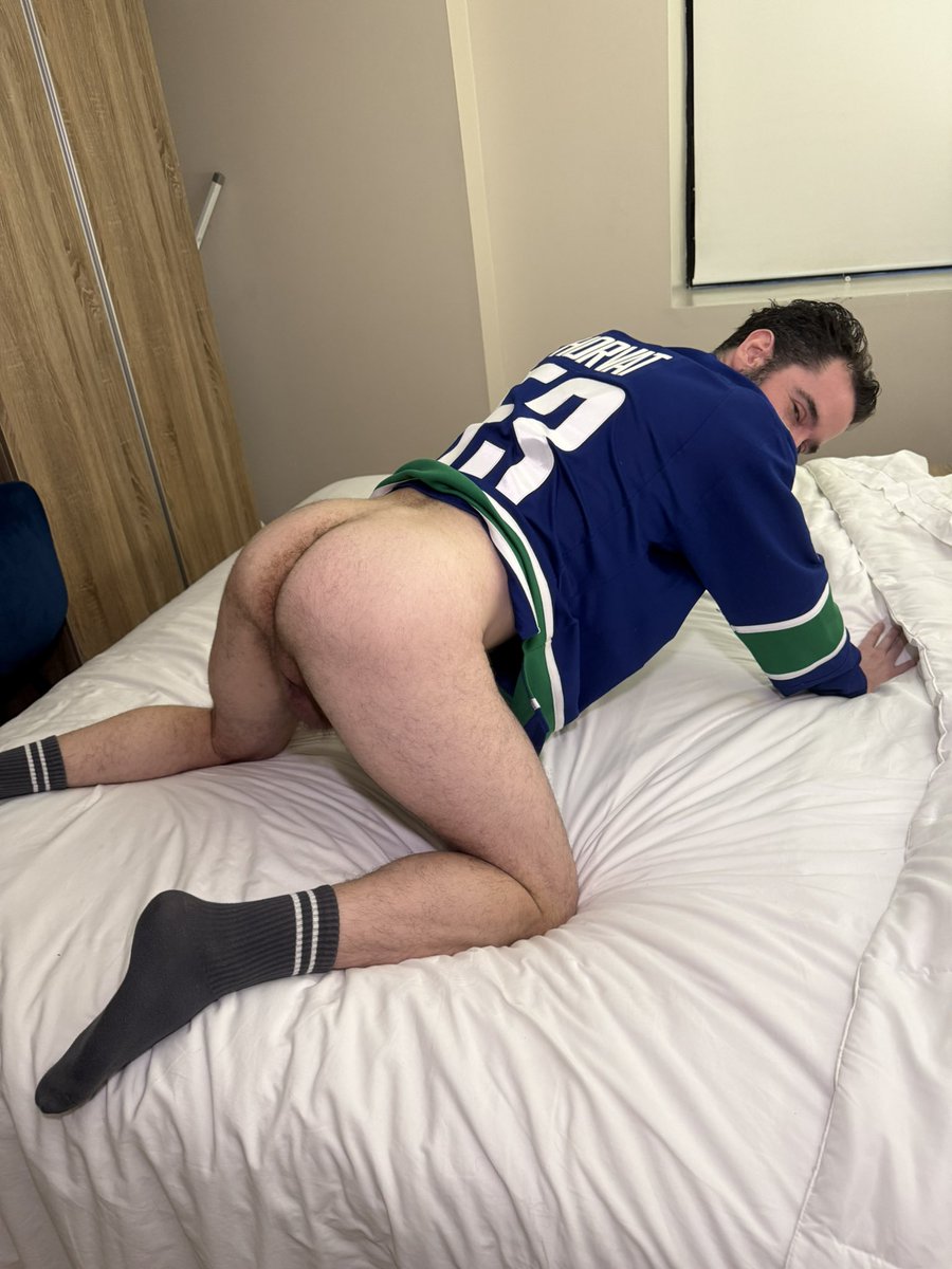 That Daddy Ryan | YVR April 16-27 tweet media