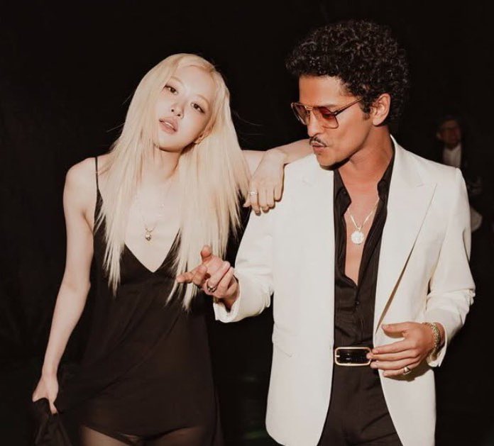 filmrosiee's tweet photo. ROSÉ AND BRUNO MARS WILL BE THE FIRST PERFORMERS AND OPEN THE #GRAMMYS https://t.co/Jasn9MesQi