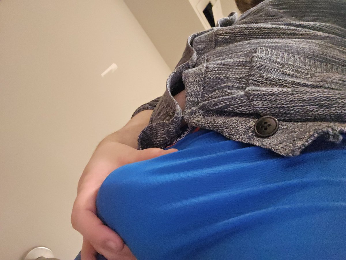 Avalonsguard's tweet photo. Fighting a cold while at work has got me in the mood to breed someone https://t.co/0xOsgF20sv