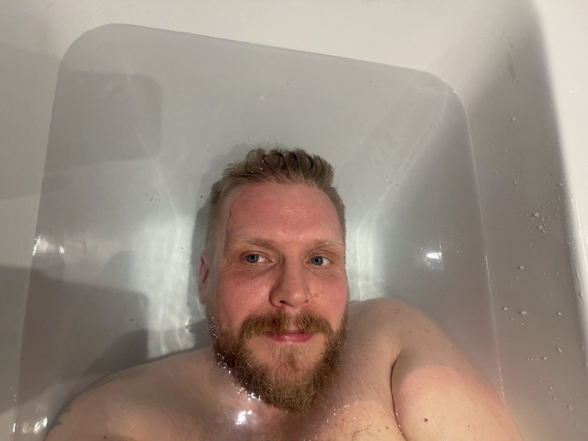 Sub_MAIT_AS's tweet photo. First post so be nice. Done enough stalking so thought time to get involved lol. Nice long soak to finish out the weekend before starting for work again. Who wants to help do my back lol.
#weekendend #endofweek #relaxing #clean #bathing https://t.co/XCVTsqx4wq