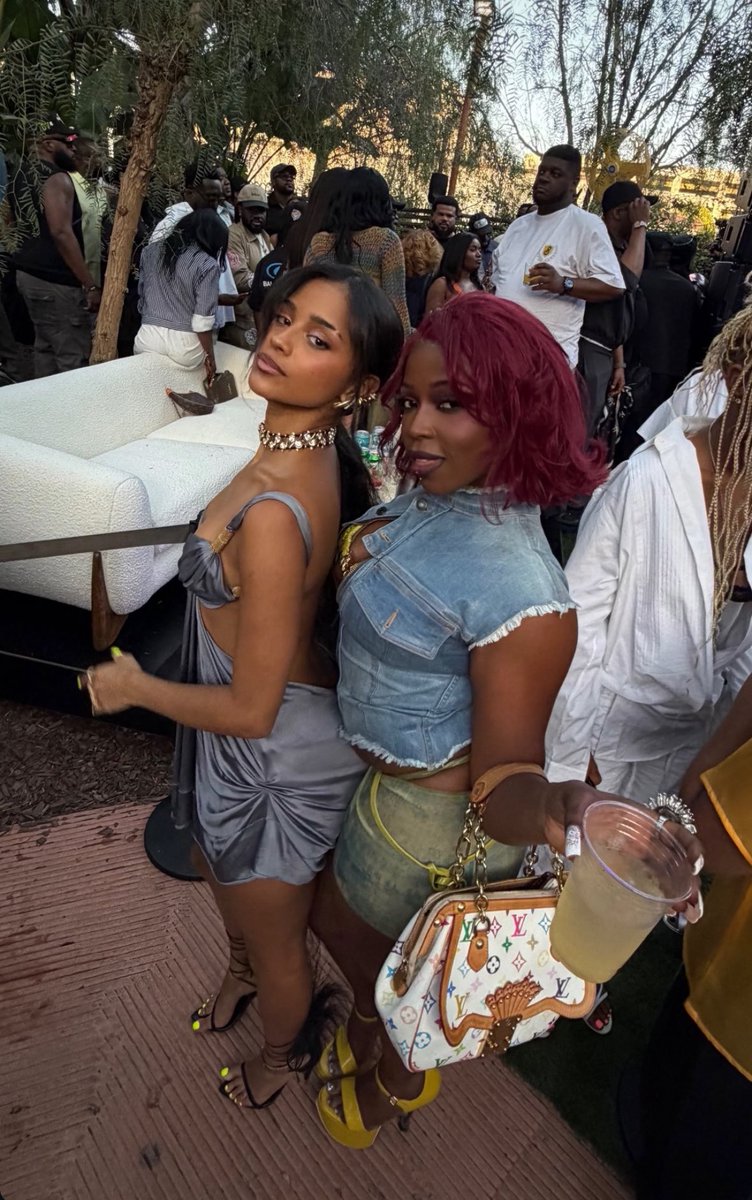 🚨 THEODORA AVEC LA CHANTEUSE TYLA À LOS ANGELES !